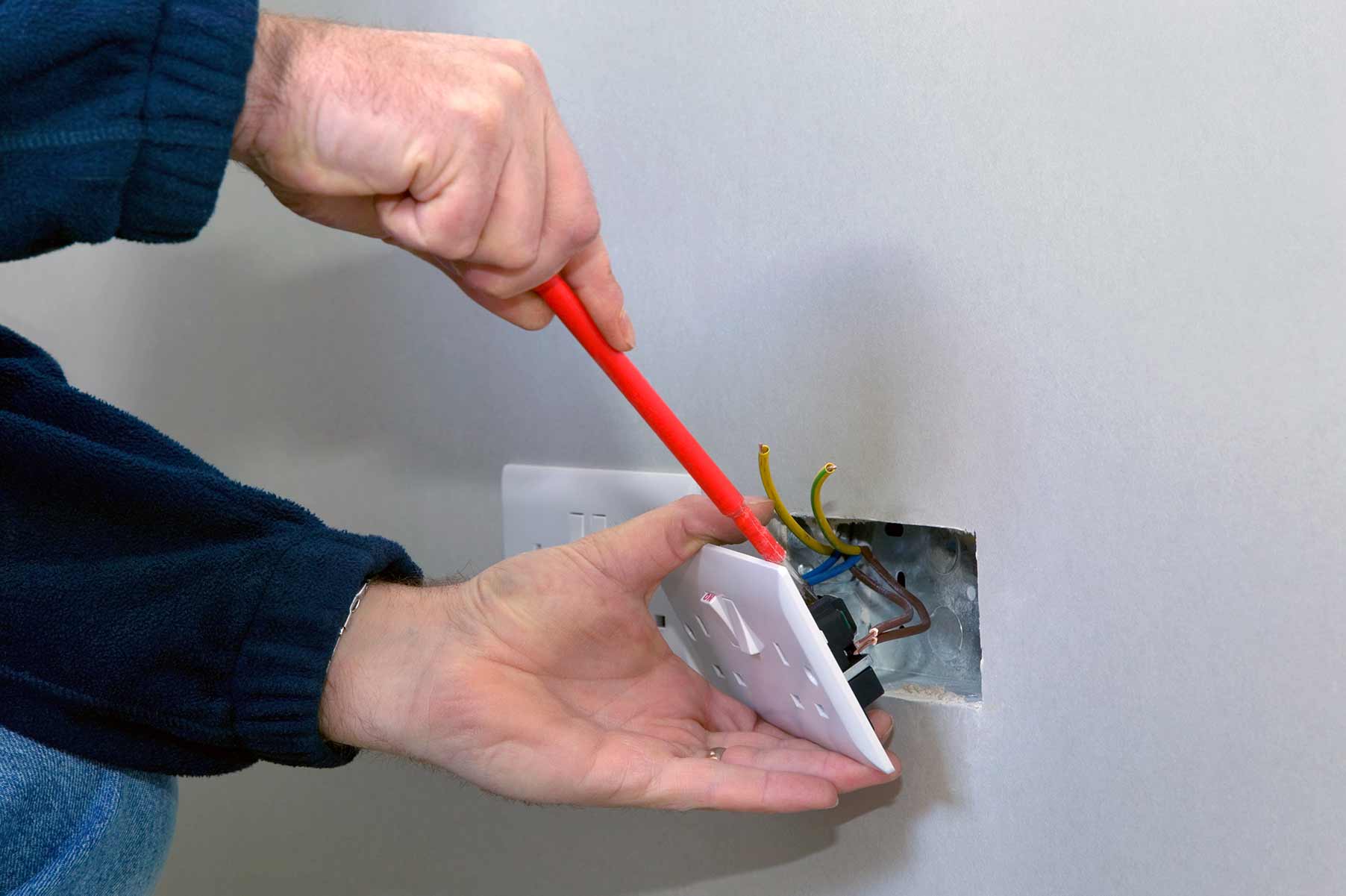Our electricians can install plug sockets for domestic and commercial proeprties in Waltham Cross and the local area. 